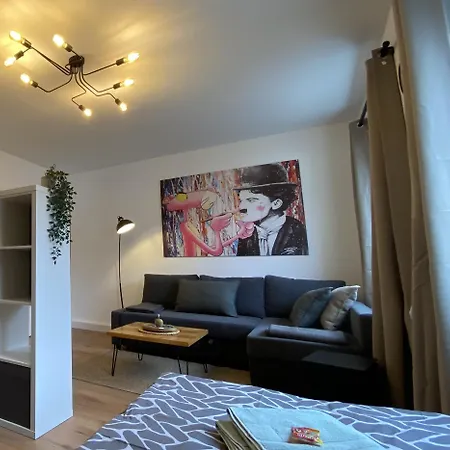 Apartment Charlie , Mitte, Ferien/messe Fuer Bis Zu 5 Personen *